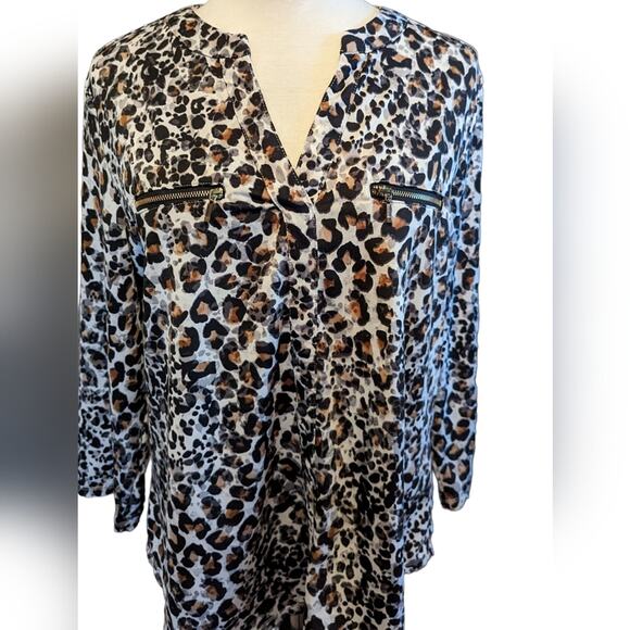 Nanette Lepore Large Leopard Print Blouse Zipper Detail - Picture 4 of 5